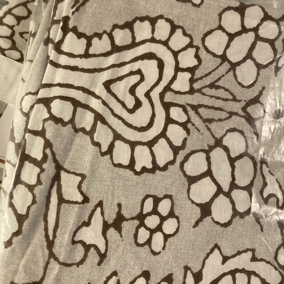 NWT Pottery Barn Adelaide standard shams - Picture 4 of 6